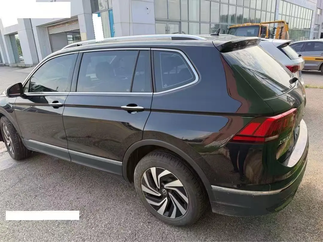 Volkswagen 2024 Tiguan L 1.5TSI 300TSI Front-Wheel-Drive Smart Enjoyment Edition Automatic Transmission 4