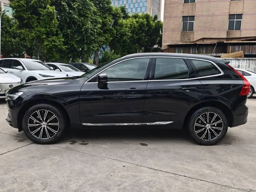 Volvo 2021 XC60 2.0T T5 4-wheel drive Zhiyuan Deluxe Edition Automatic Gear 8