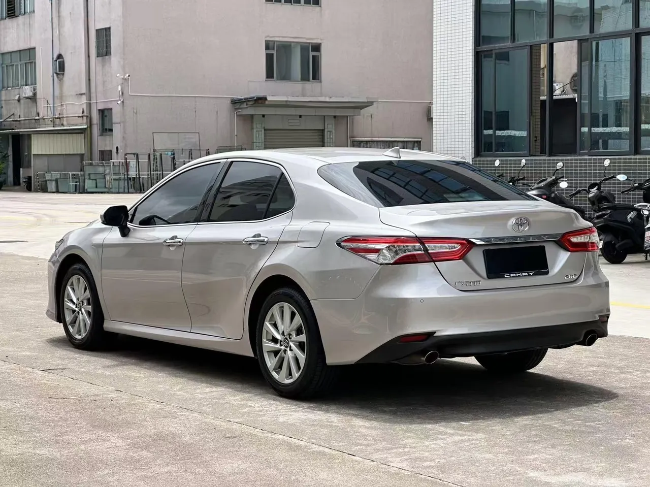 Toyota 2021 Camry 2.0G Stepless Deluxe Edition Automatic Gear 8