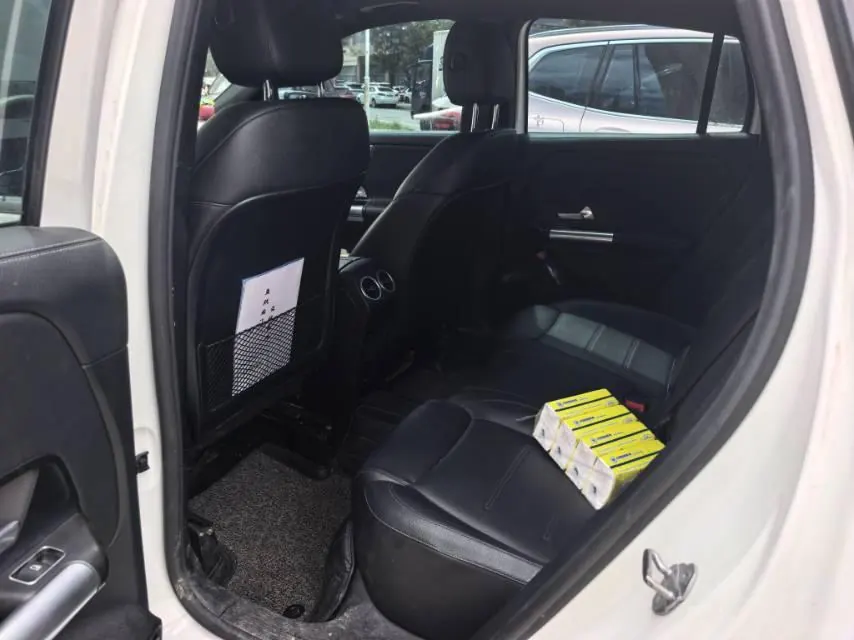 Mercedes Benz 2020 GLA 180 1.3T automatic gear 4