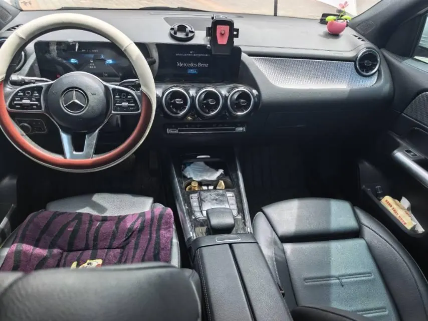 Mercedes Benz 2020 GLA 180 1.3T automatic gear 5