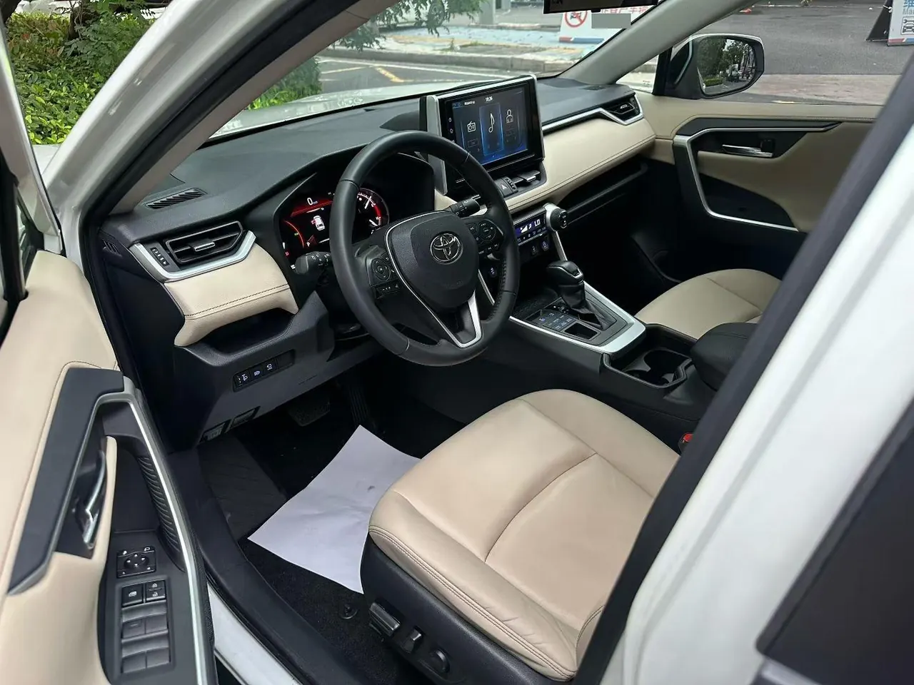 Toyota 2020 RAV4 Rongfeng 2.0 Stepless Four-wheel Drive Fashion Edition PLUS Automatic Gear 4