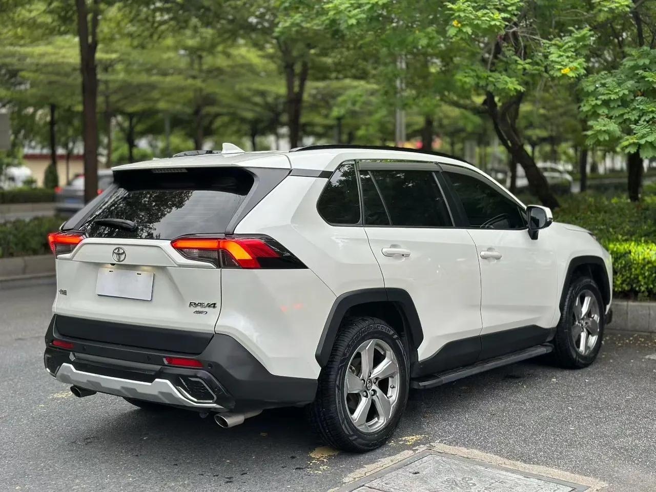Toyota 2020 RAV4 Rongfeng 2.0 Stepless Four-wheel Drive Fashion Edition PLUS Automatic Gear 7