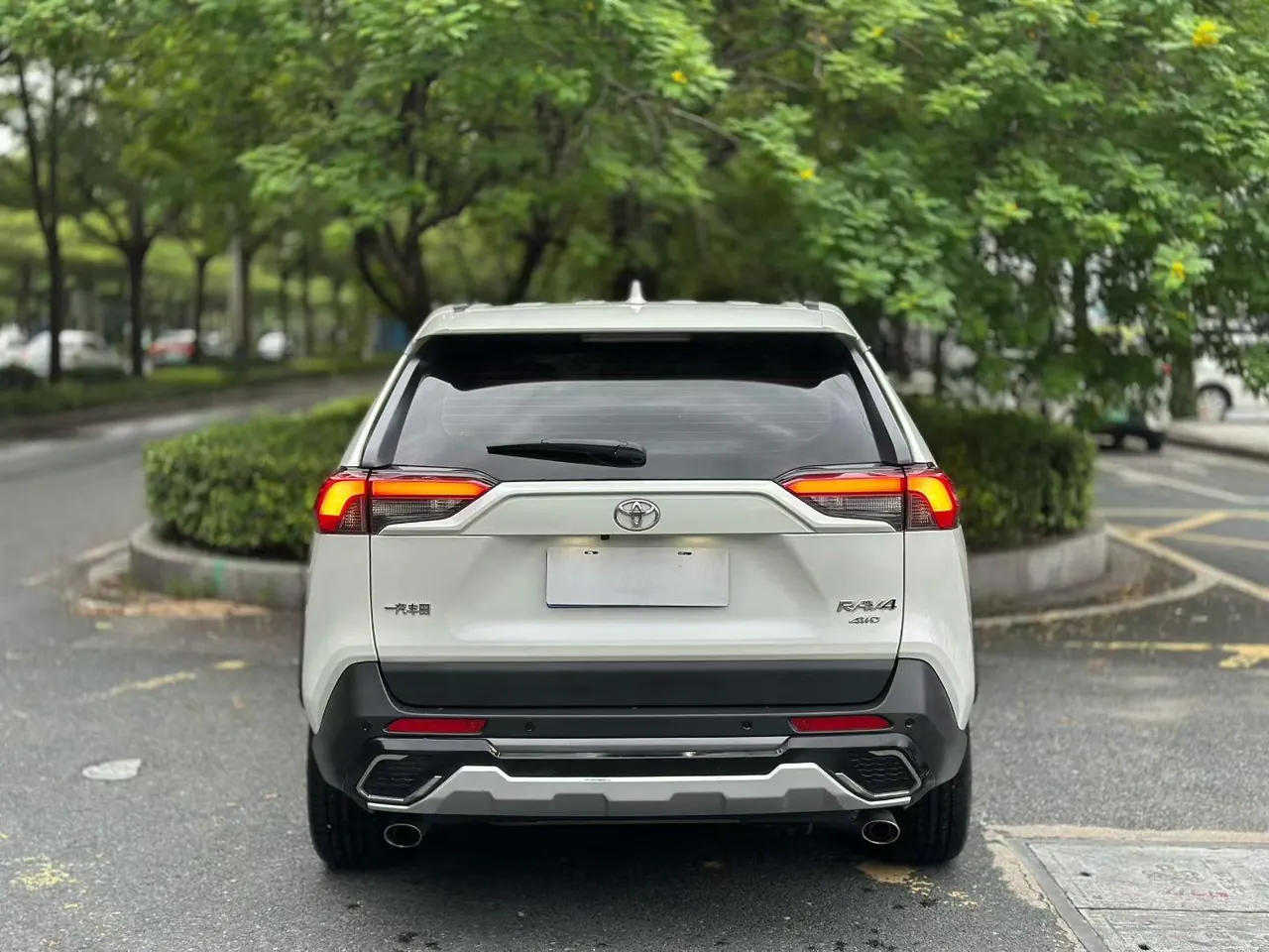 Toyota 2020 RAV4 Rongfeng 2.0 Stepless Four-wheel Drive Fashion Edition PLUS Automatic Gear 8