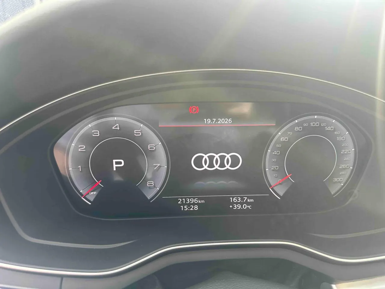 Audi 2023 A4L 2.0TFSI 40TFSI Deluxe Dynamic Automatic 12