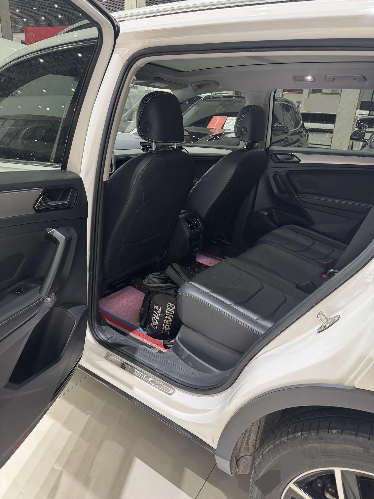 Volkswagen 2020 Tiguan L 2.0TSI 330TSI Two-Drive Smart Deluxe Automatic Gear 4