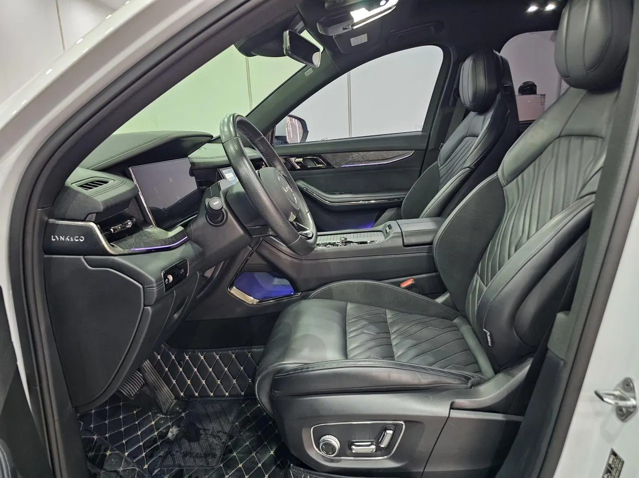 LYNK&amp;CO 2021 LYNK&amp;CO 09 MHEV 2.0T Halo 6-seat automatic gear 4