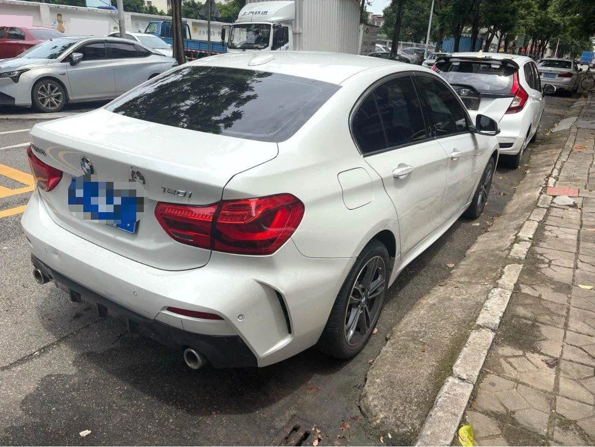 BMW 1 Series 2021 120i 1.5T M Sports Edition Automatic Gear 5