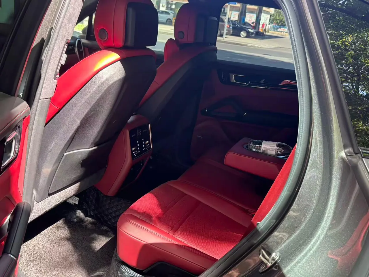 Porsche Cayenne New Energy (Imported) 2021 Cayenne Oil and Electric Hybrid 2.0T Automatic Gear 6