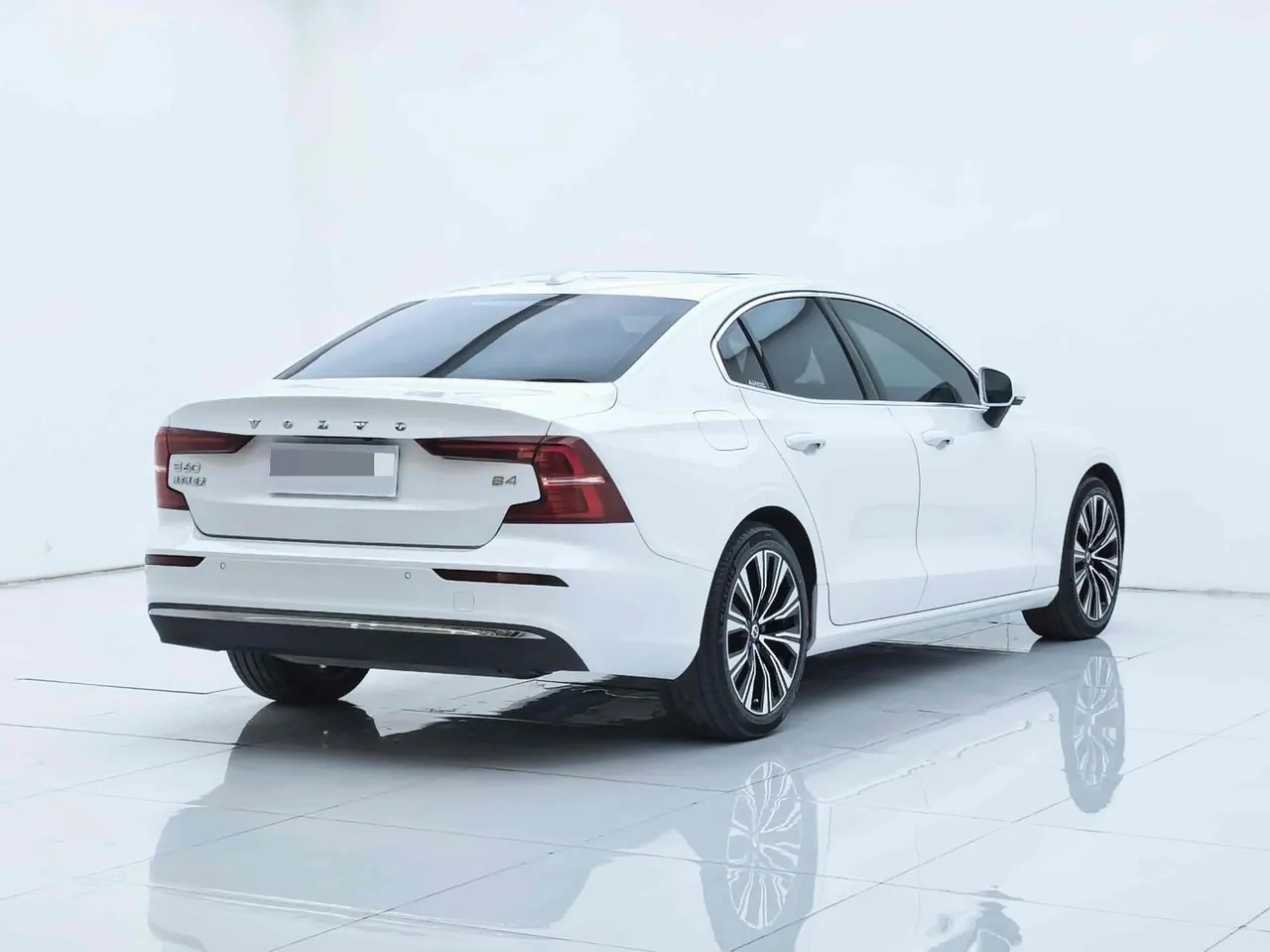 Volvo 2023 S60 48V 2.0T B4 Zhiyuan Deluxe Edition Automatic Gear 7
