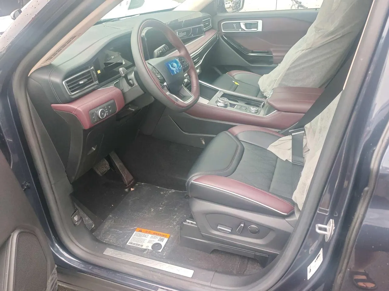 Ford 2023 Explorer 2.3T EcoBoost 285 Four-wheel Drive Titanium Edition 7-seat Automatic Gear 3