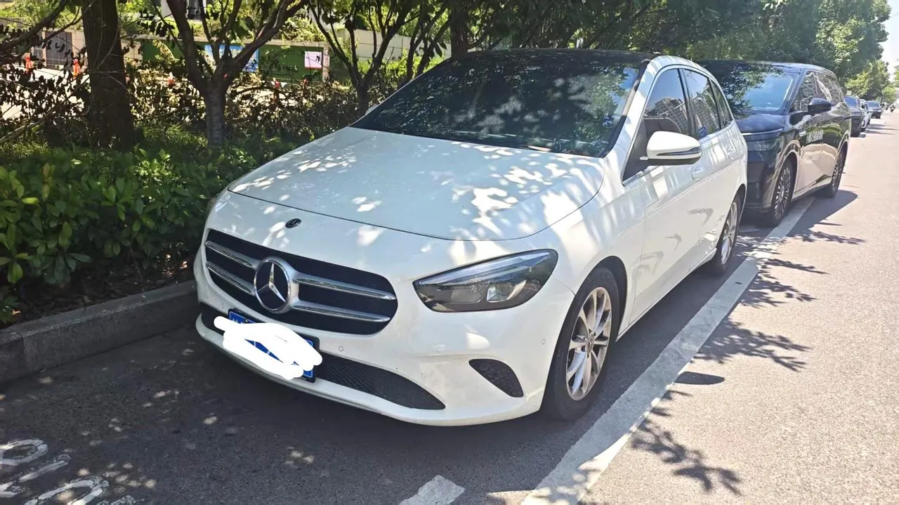 Открыть галерею: Mercedes Benz Class B (Imported) 2020 B 200 1.3T Fashion Automatic Gear