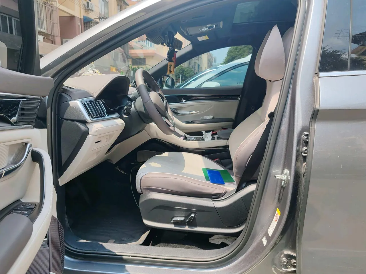 BYD Song PLUS New Energy 2025 Song PLUS DM-i 1.5 Stepless 112KM Honorable Automatic Gear 4