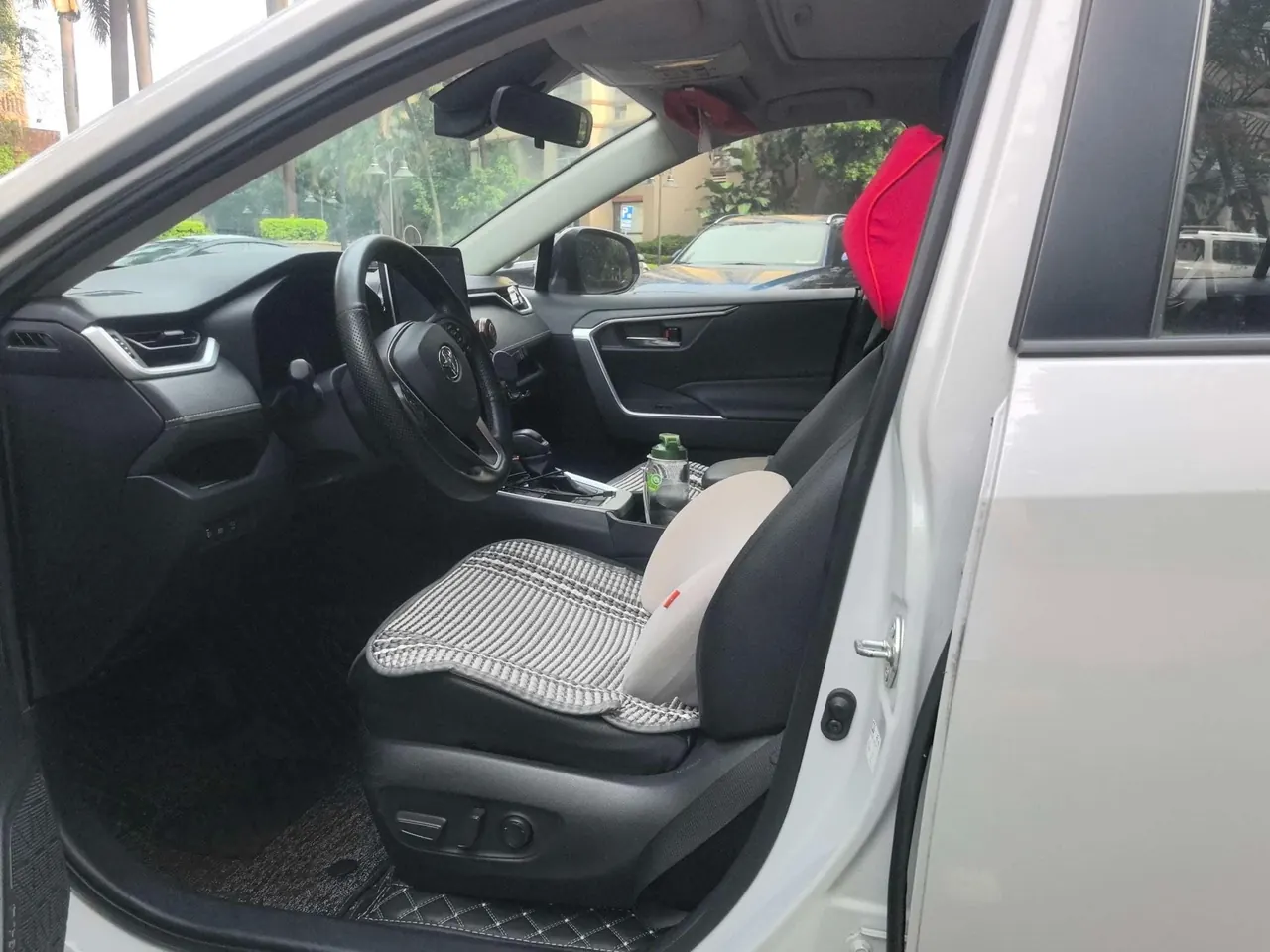 Toyota 2020 RAV4 Rongfang Double Engine 2.5 Stepless Two-Drive Elite Automatic Gear 3