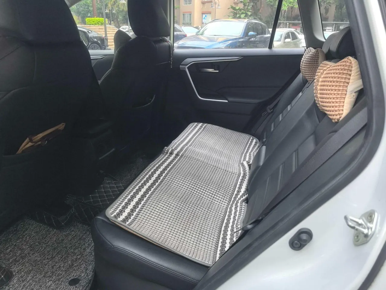 Toyota 2020 RAV4 Rongfang Double Engine 2.5 Stepless Two-Drive Elite Automatic Gear 4