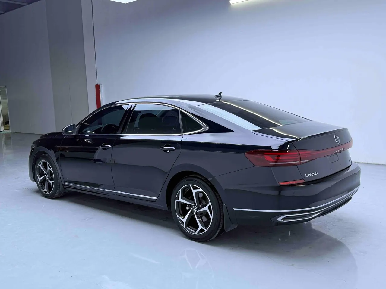 Volkswagen 2024 Passat 2.0TSI 380TSI Star Dragon Edition Automatic Gear 7