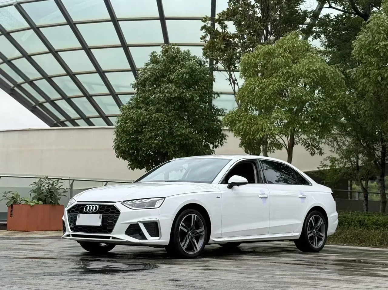 Audi 2020 A4L 2.0TFSI 40TFSI Deluxe Dynamic Automatic - View 1