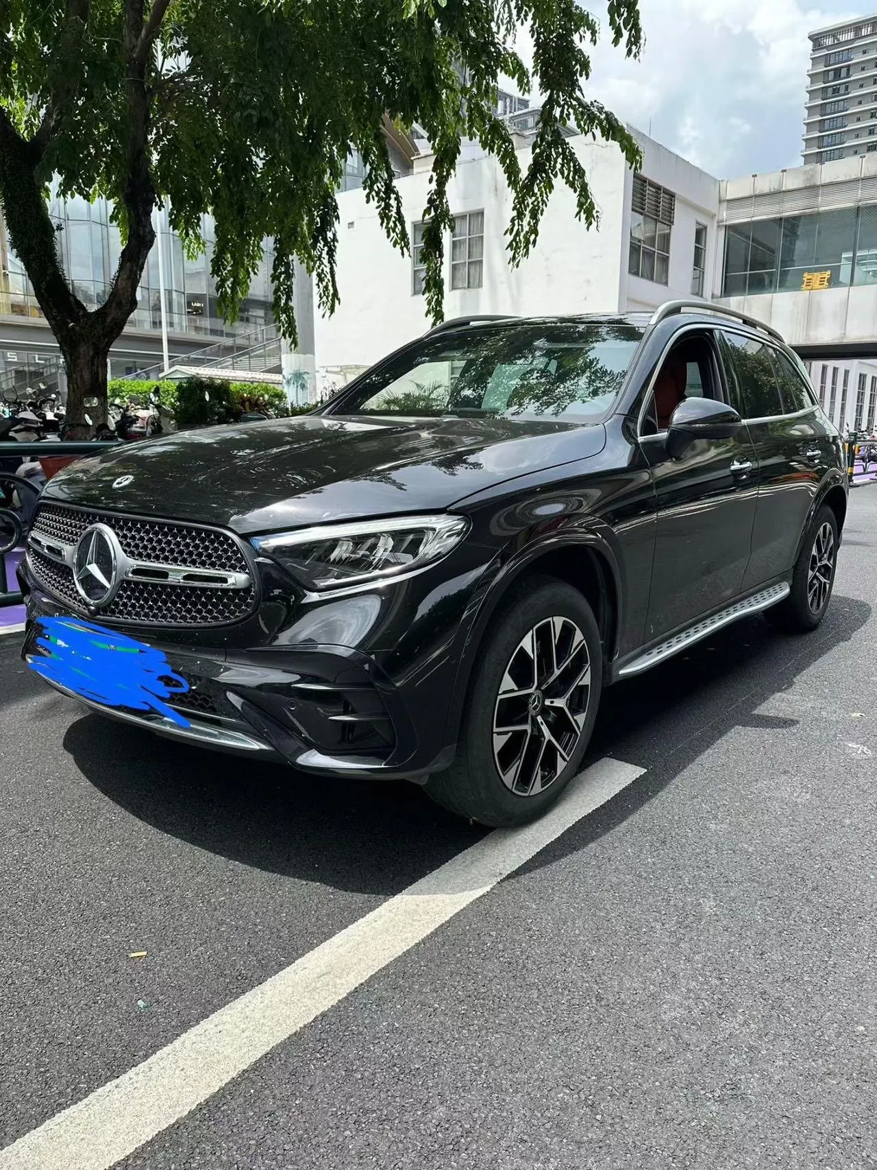 Mercedes Benz 2023 GLC 260 L 4MATIC 48V 2.0T dynamic 7-seat automatic gear - View 1