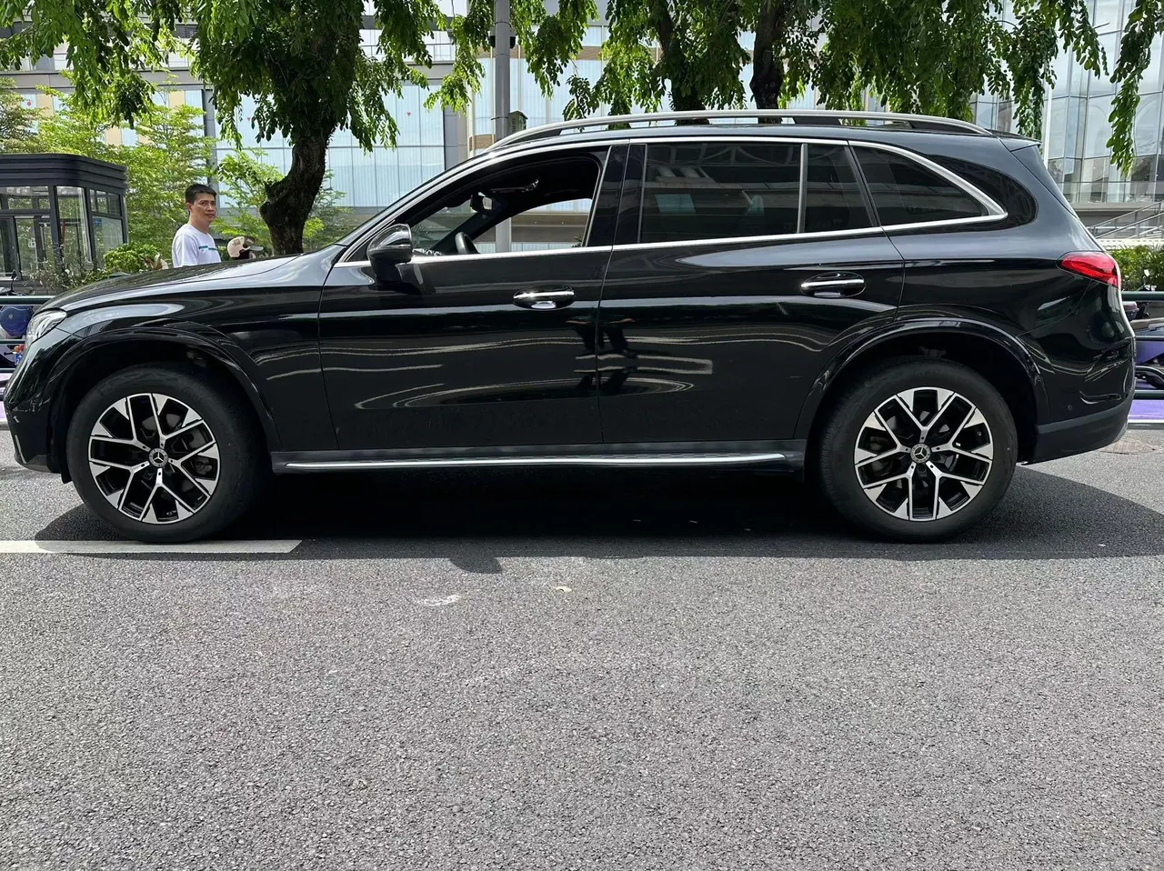 Mercedes Benz 2023 GLC 260 L 4MATIC 48V 2.0T dynamic 7-seat automatic gear 3