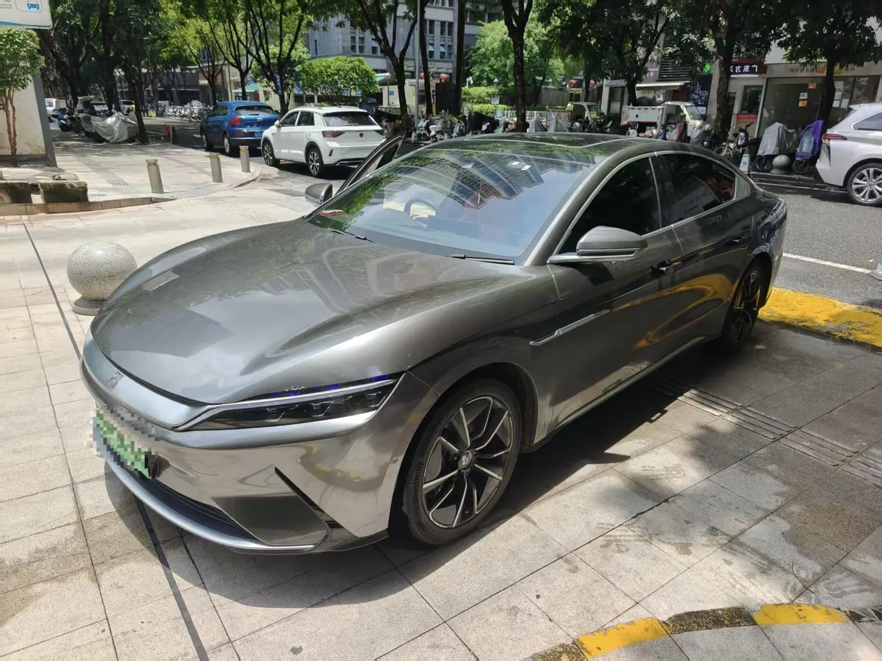 BYD 2020 Han four-wheel drive high-performance flagship automatic gear - View 1