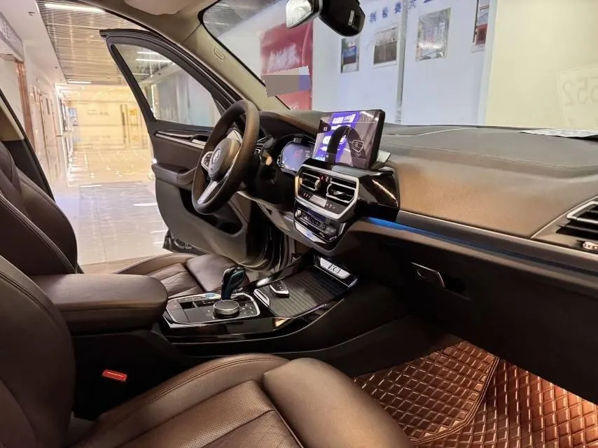 BMW 2022 iX3 leading automatic 4