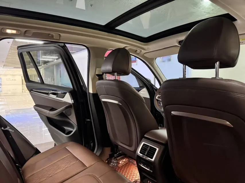 BMW 2022 iX3 leading automatic 6
