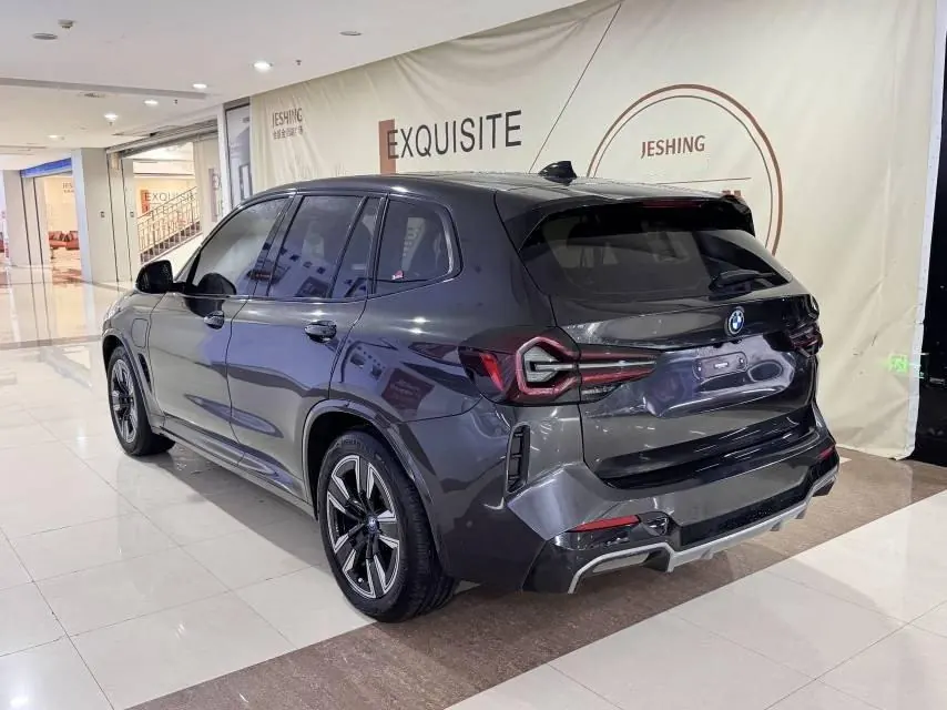 BMW 2022 iX3 leading automatic 7