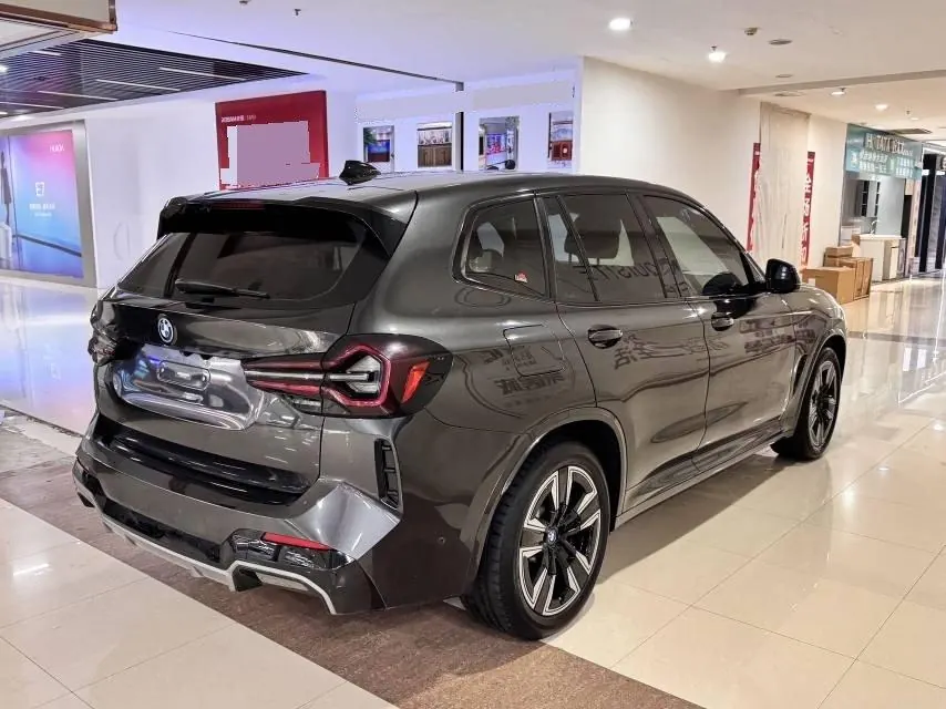 BMW 2022 iX3 leading automatic 9