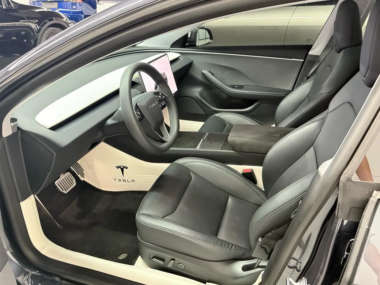 Tesla 2023 Model 3 Rejuvenation Edition Rear Wheel Drive Automatic Transmission 5
