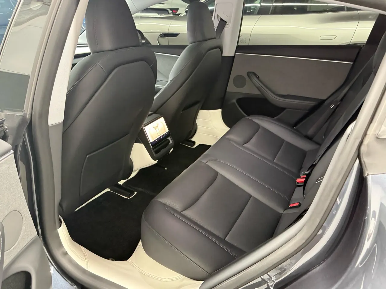 Tesla 2023 Model 3 Rejuvenation Edition Rear Wheel Drive Automatic Transmission 6