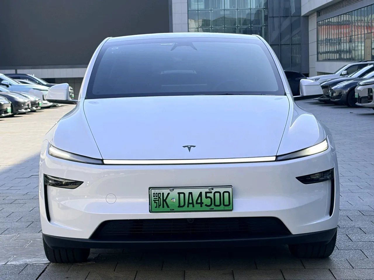 Tesla 2026 Model Y Rear-Wheel-Drive Automatic 3
