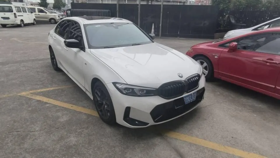 BMW 3 Series 2026 330Li 2.0T M Sports Obsidian Night Suit Automatic Gear 2