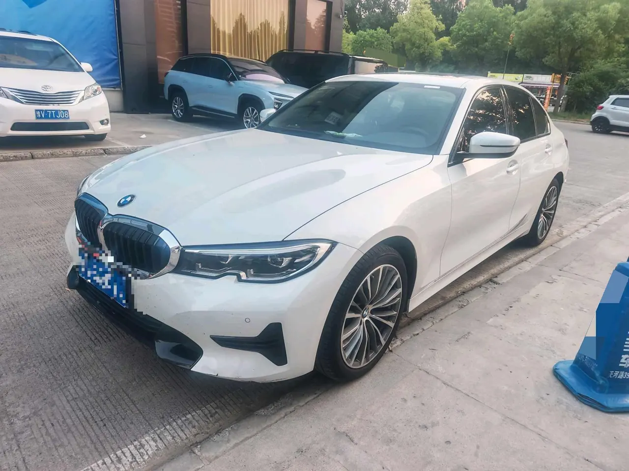 BMW 3 Series 2022 320i 2.0T Sports Suit (Modified) Automatic Gear - View 1