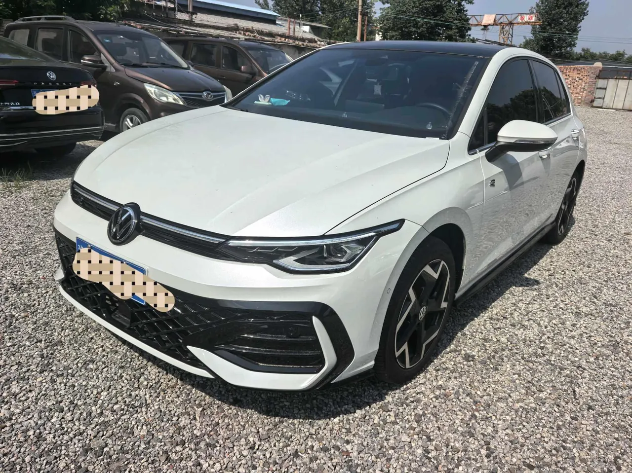 Open image lightbox: Volkswagen 2025 Golf 8 R-Line 1.5TSI 300TSI Automatic