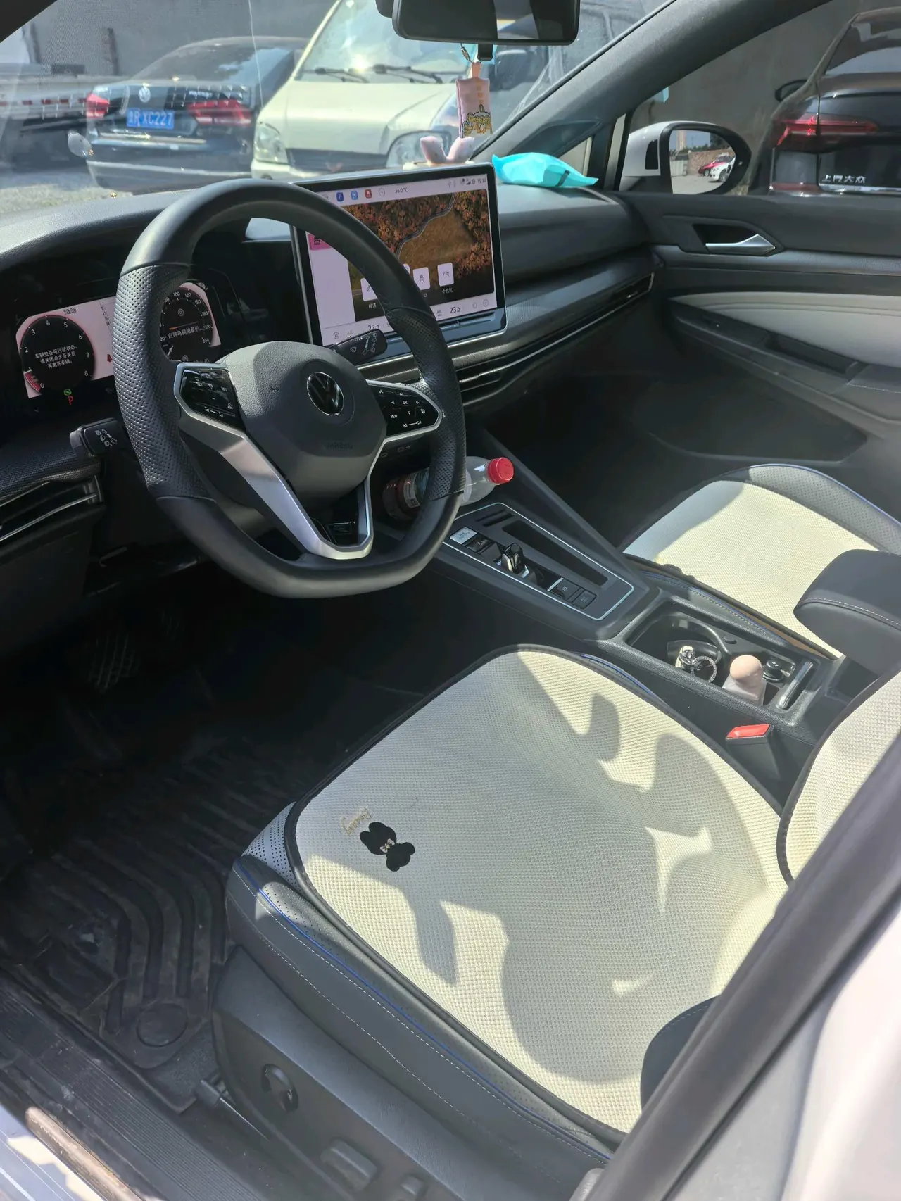 Volkswagen 2025 Golf 8 R-Line 1.5TSI 300TSI Automatic 7