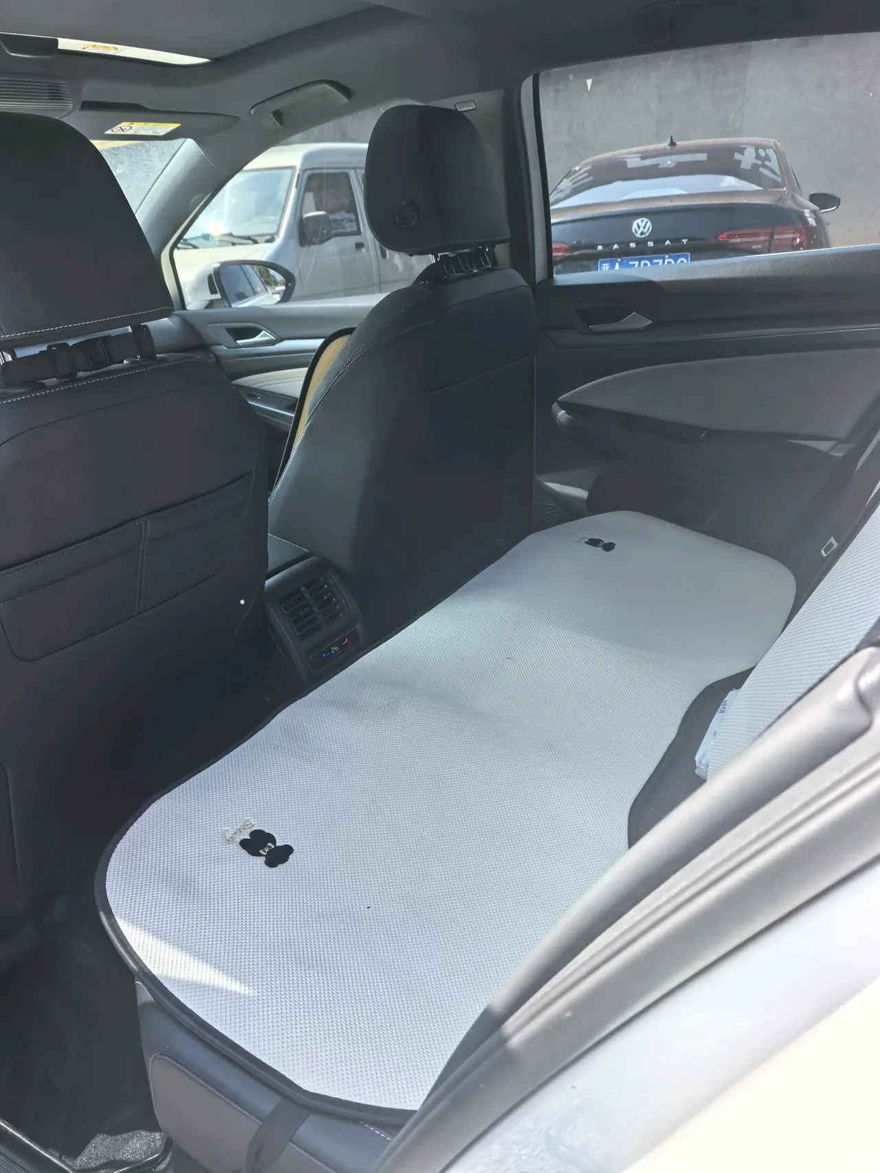 Volkswagen 2025 Golf 8 R-Line 1.5TSI 300TSI Automatic 8