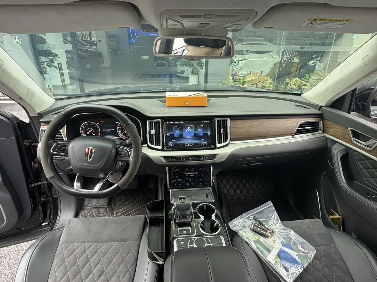 HongQi 2022 HS7 48V 2.0T Two-Drive Smart Union Flag Edition 7-seat Automatic Gear 6