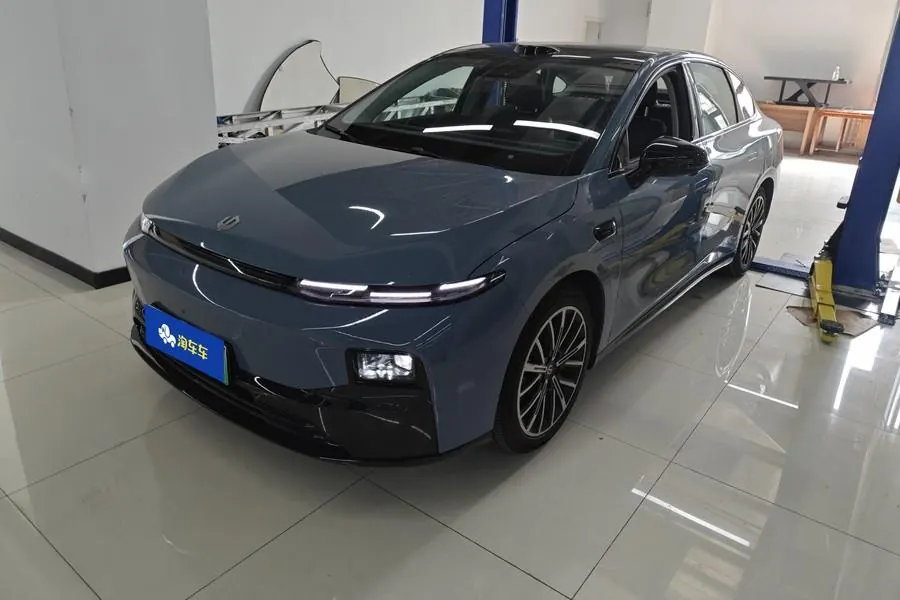 Открыть галерею: Leapmotor 2025 B 01 550 Laser Radar Edition Automatic Gear