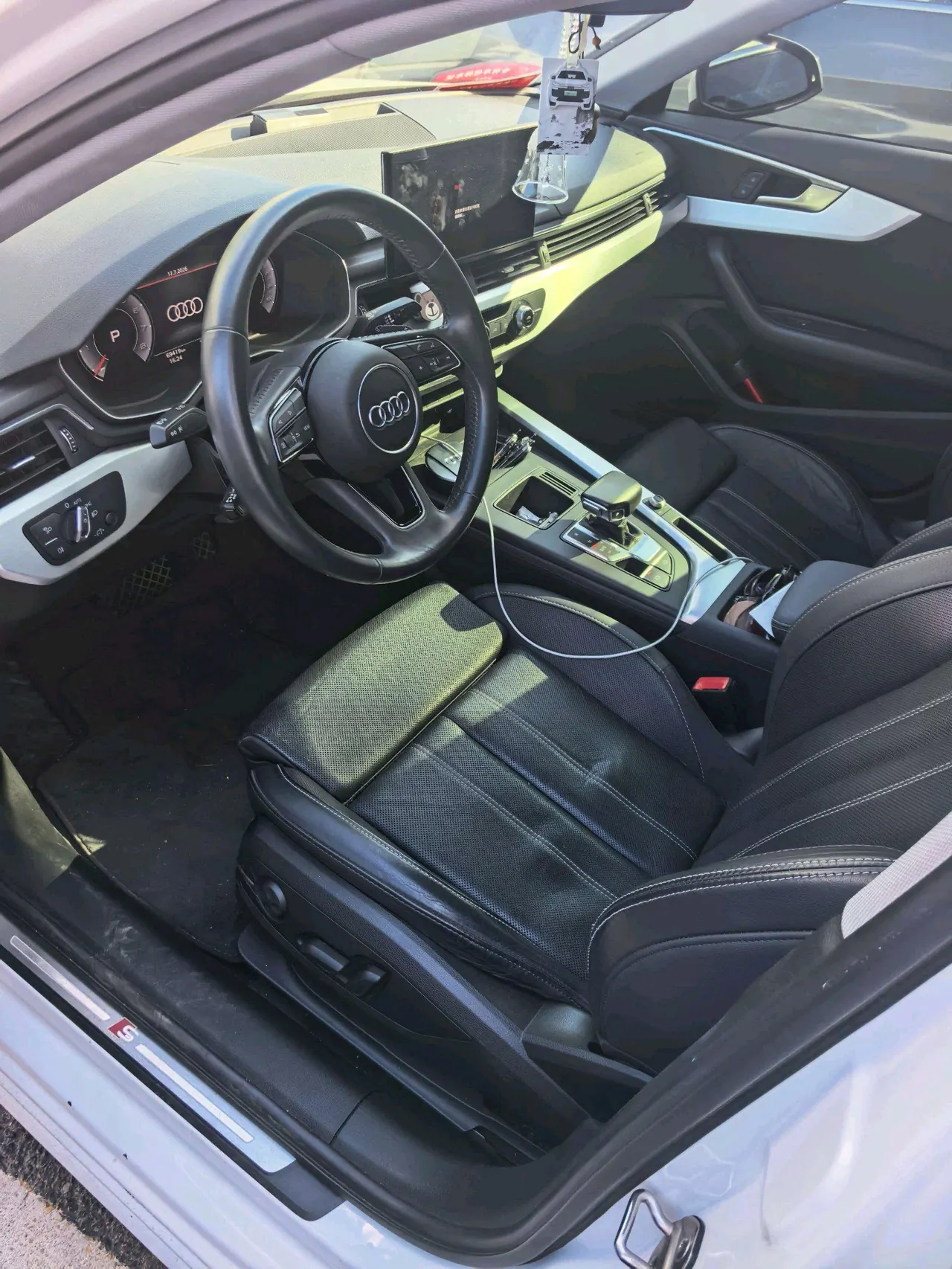 Audi 2020 A4L 2.0TFSI 40TFSI Fashion Dynamic Automatic 6
