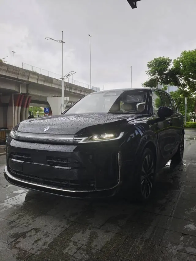 Открыть галерею: Huajing 2026 Huajing S 1.5T 255km Gan Kun Zhen Enjoy Edition Automatic Gear