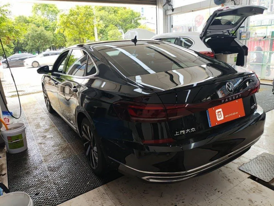 Volkswagen 2022 Passat 2.0TSI 330TSI Premium Edition Automatic Gear 5