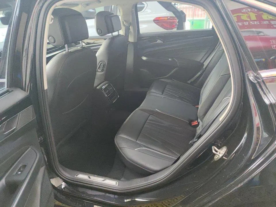 Volkswagen 2022 Passat 2.0TSI 330TSI Premium Edition Automatic Gear 7