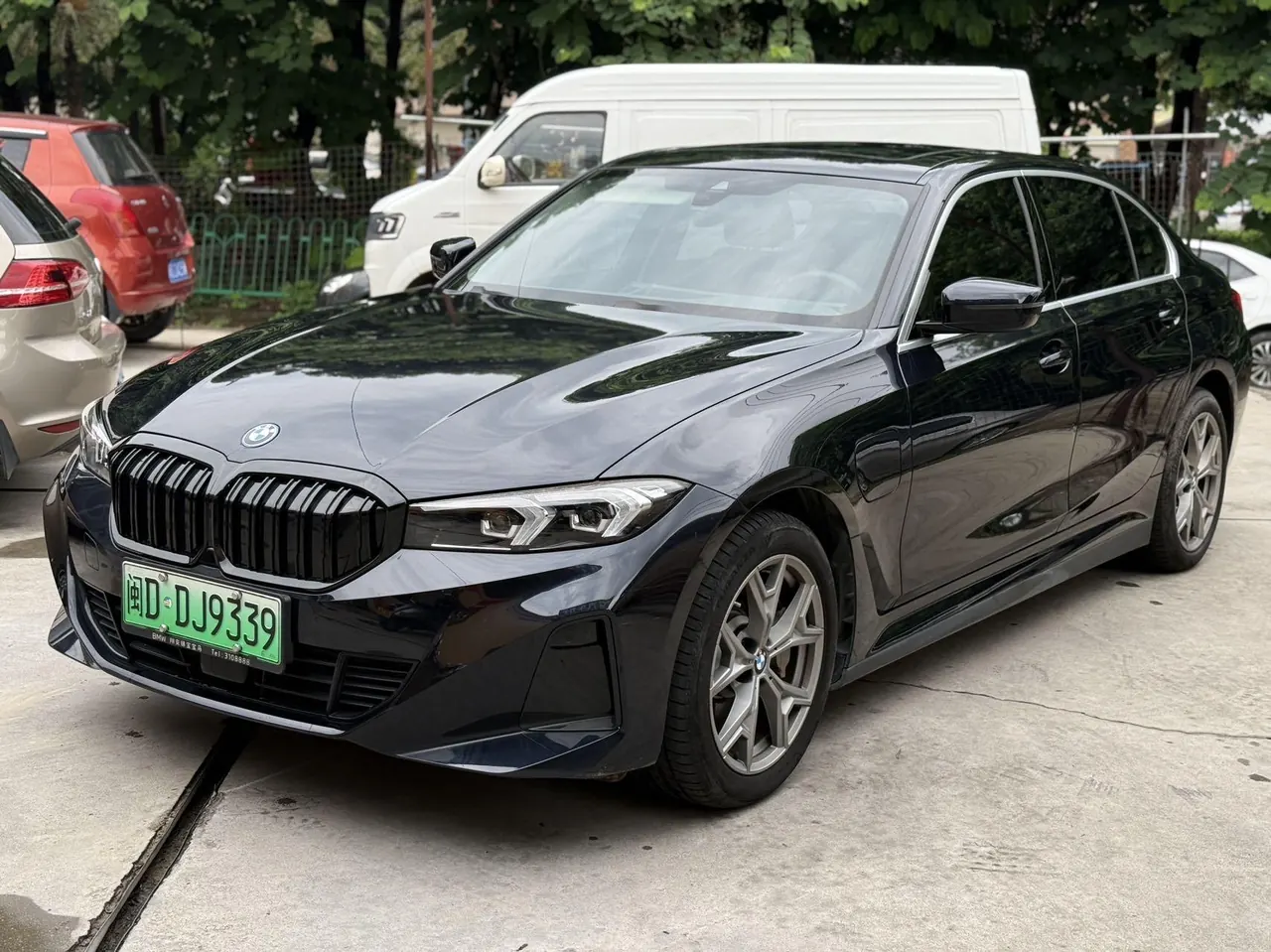 BMW 2025 i3 eDrive 35 L automatic gear - View 1