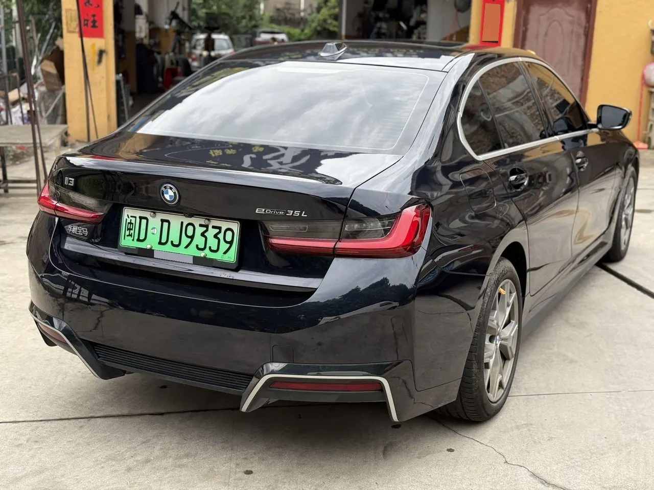 BMW 2025 i3 eDrive 35 L automatic gear 6
