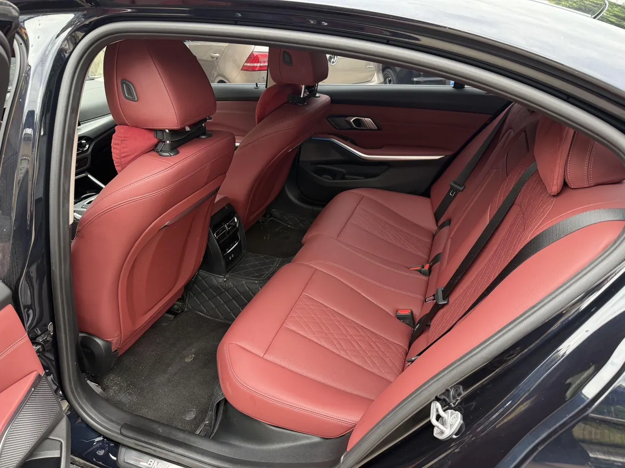 BMW 2025 i3 eDrive 35 L automatic gear 8