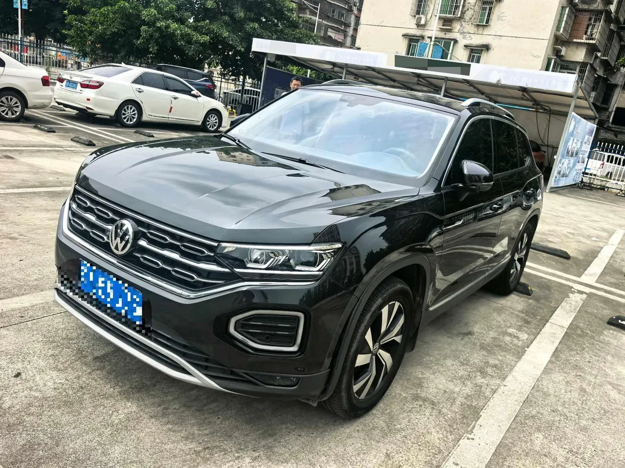 Open image lightbox: Volkswagen 2021 Tanyue 2.0TSI 330TSI Two-Drive Deluxe Smart Plus Automatic Gear