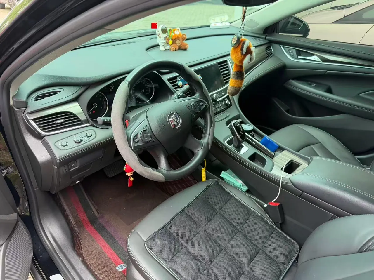 Buick 2022 LaCrosse 1.5T 552T Luxury Automatic Gear 2