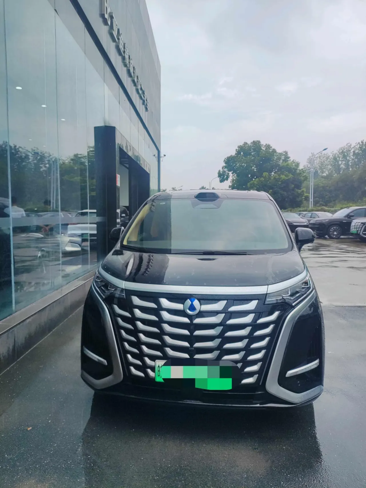 Denza 2025 Denza D9 DM-i 1.5T Stepless Smart Driving Edition 1020 Four-wheel Drive Honorable Automatic Gear 2