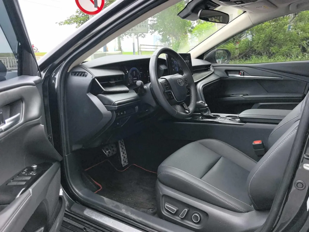 Toyota 2025 Camry Dual Engine 2.0HXS Stepless Brilliant Edition Automatic Gear 4