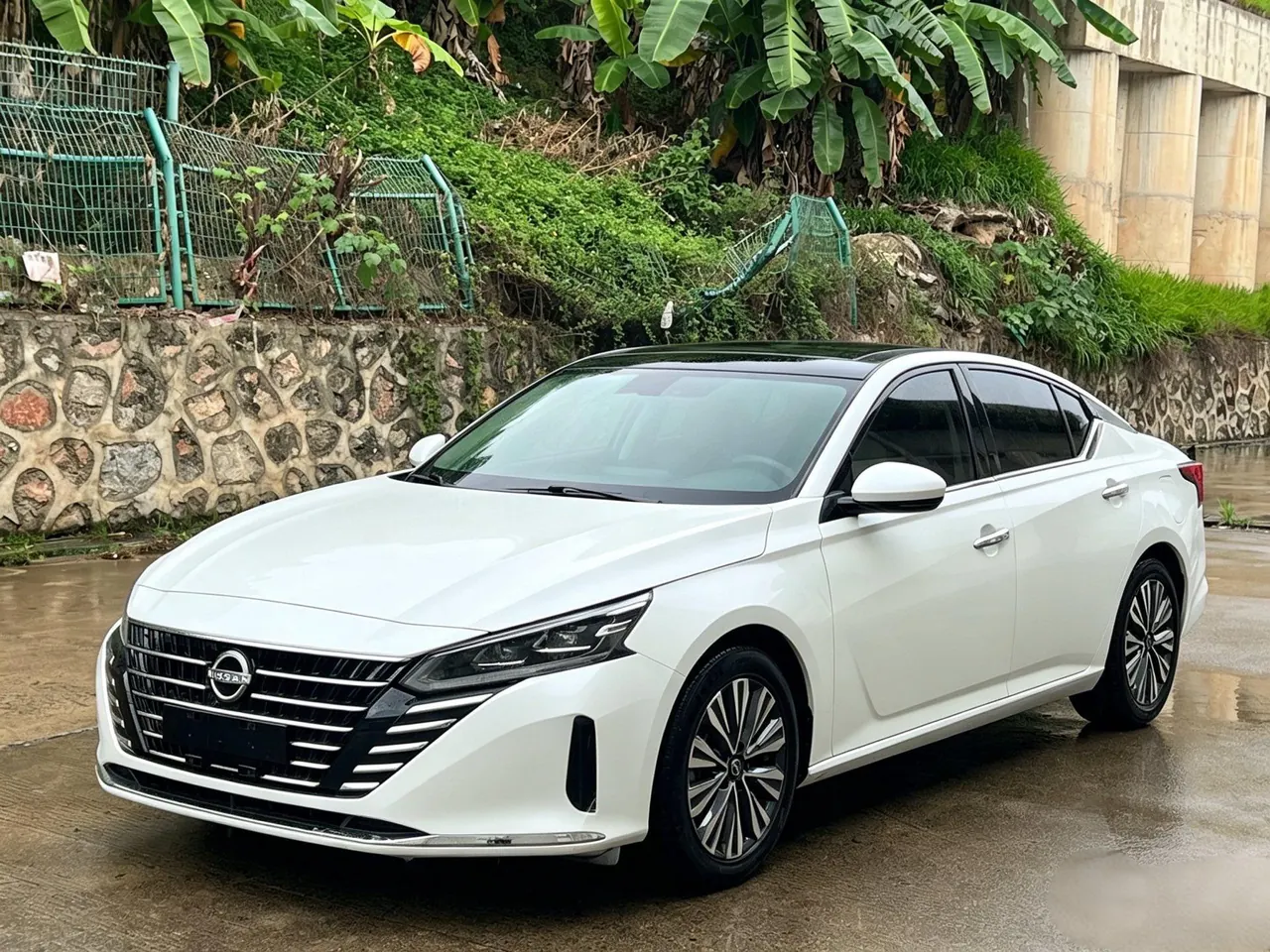 Open image lightbox: Nissan 2022 Teana 2.0 Stepless XL-TLS Pleasant Edition Automatic Gear
